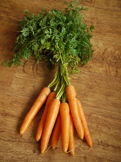 carrots, carrot tops, greens rabbits can eat